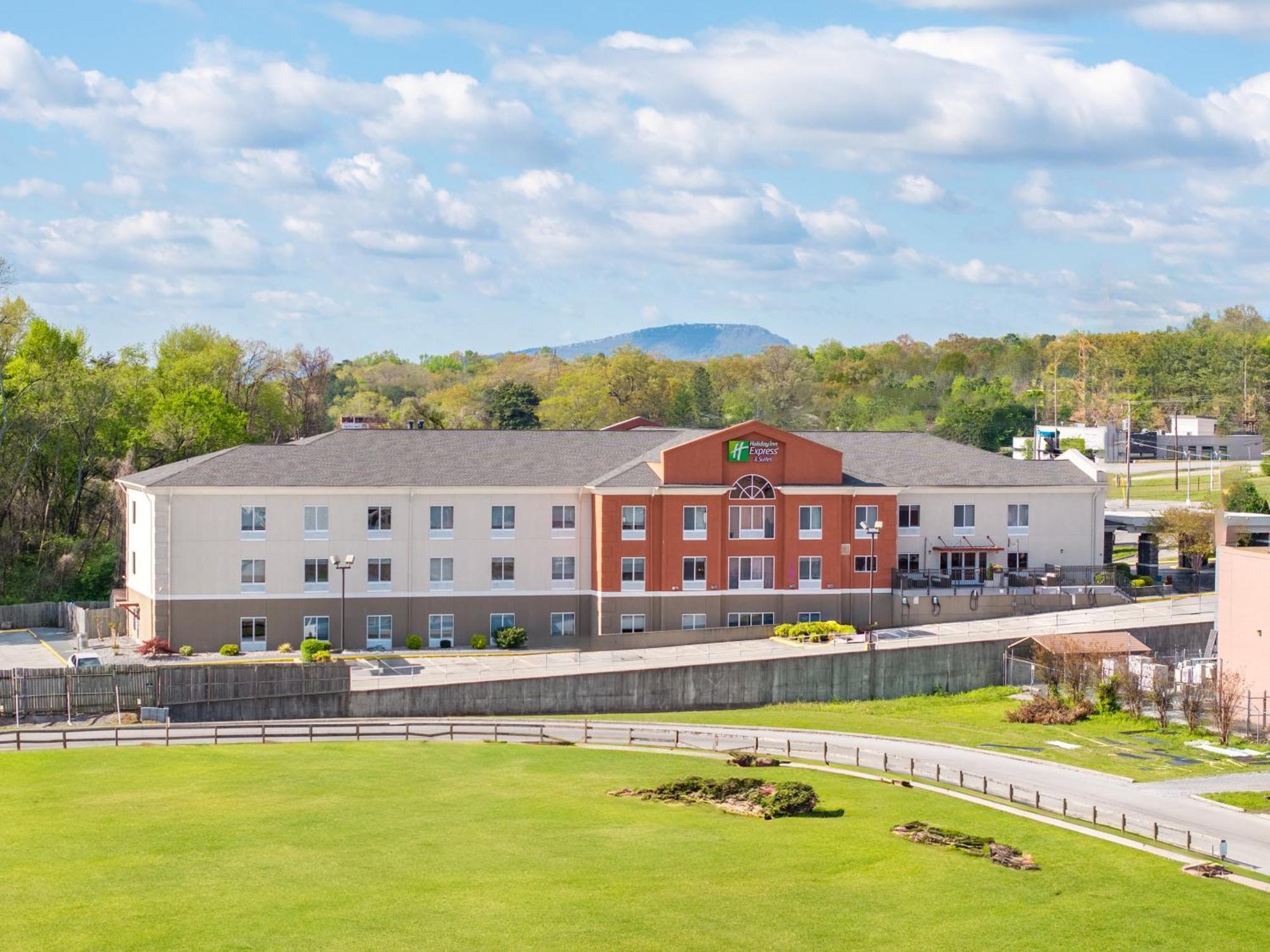 Holiday Inn Express & Suites Chattanooga-Hixson, An Ihg Hotel Exterior photo